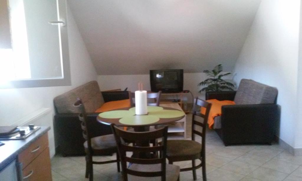 Apartment Laura Gracac  ภายนอก รูปภาพ